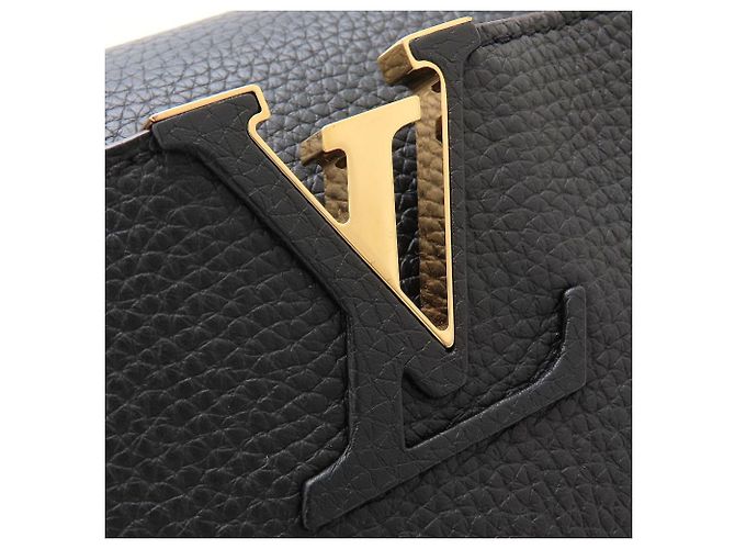 Borsa Louis Vuitton Capucines MM Nero - vista 14