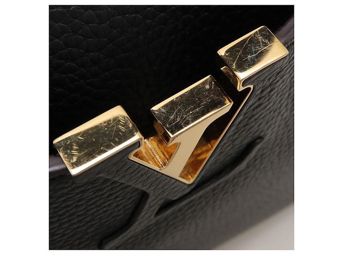 Borsa Louis Vuitton Capucines MM Nero - vista 15
