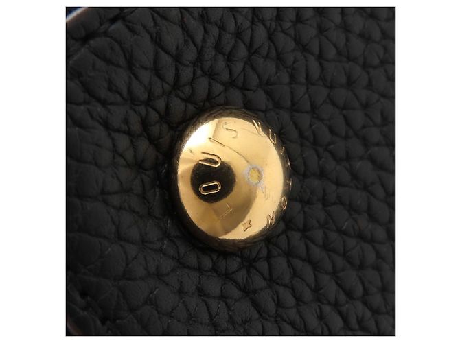 Borsa Louis Vuitton Capucines MM Nero - vista 27
