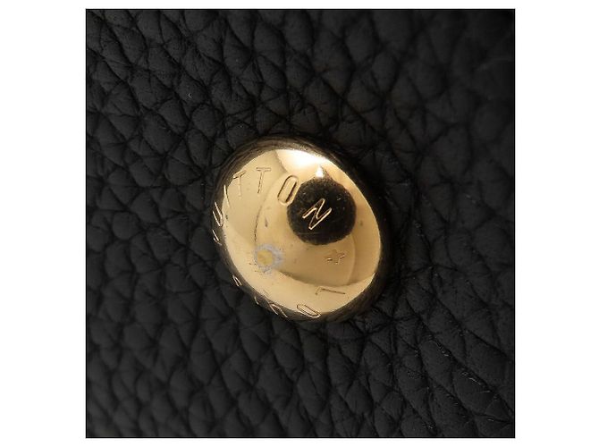 Borsa Louis Vuitton Capucines MM Nero - vista 28