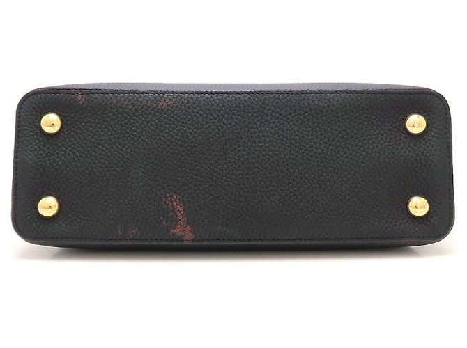 Borsa Louis Vuitton Capucines MM Nero - vista 4