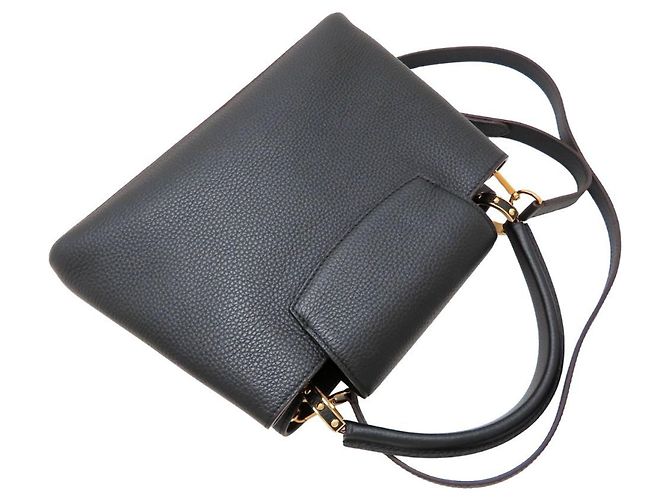 Borsa Louis Vuitton Capucines MM Nero - vista 5