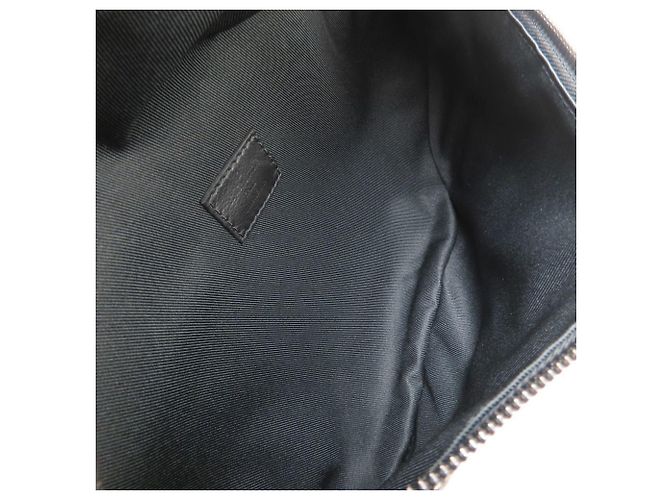Louis Vuitton Monogram Shadow Discovery Bumbag PM Nero - vista 6