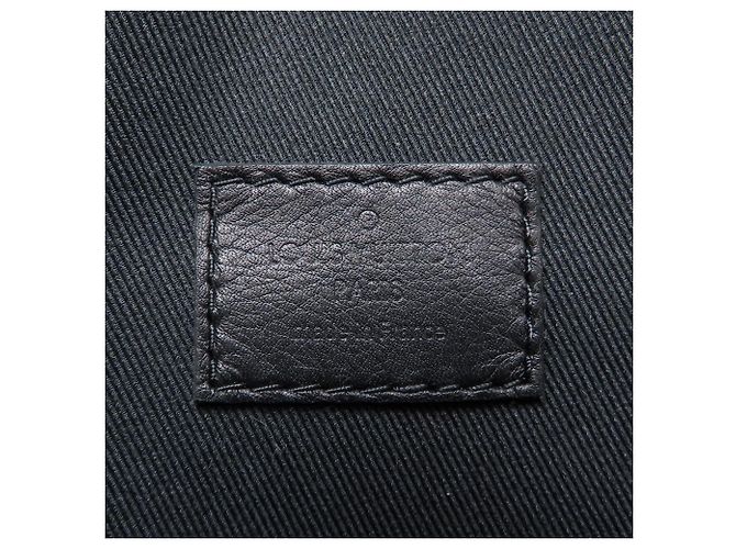 Louis Vuitton Monogram Shadow Discovery Bumbag PM Nero - vista 7