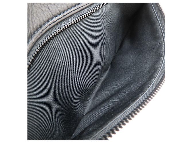 Louis Vuitton Monogram Shadow Discovery Bumbag PM Nero - vista 8