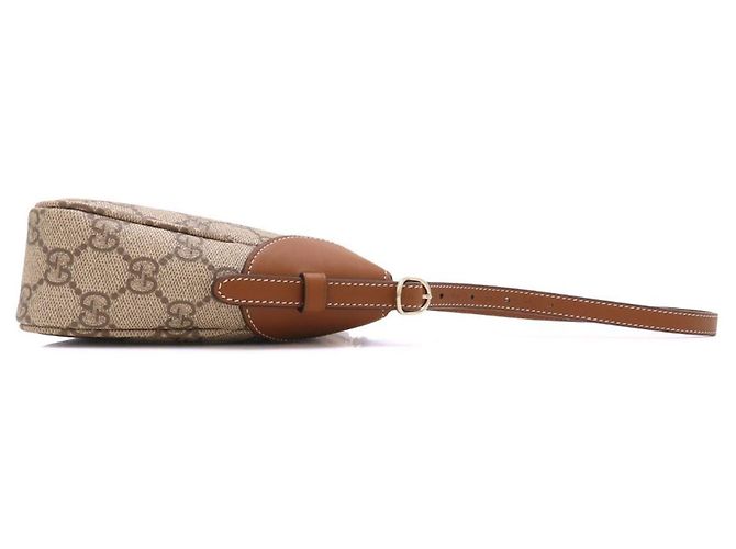 Piccola borsa a tracolla Gucci GG Emblem Marrone - vista 3