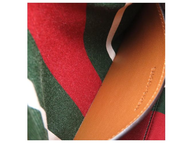 Piccola borsa a tracolla Gucci GG Emblem Marrone - vista 9