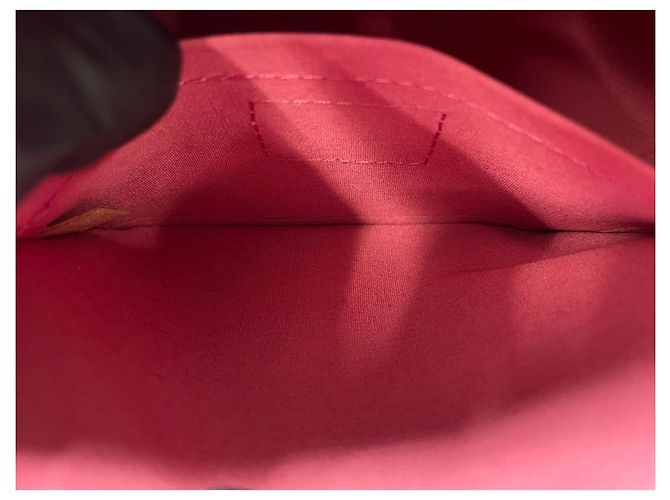 Borsa a tracolla Louis Vuitton Vernis Minna Street Rosso - vista 10