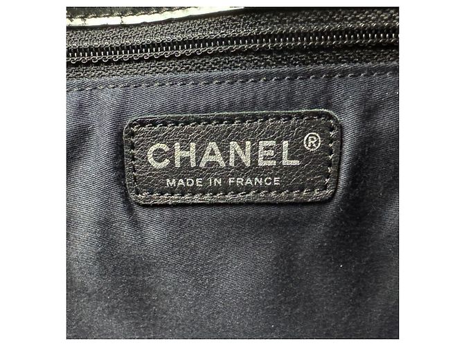 Borsa a tracolla Chanel in pelle vernice Nero - vista 11