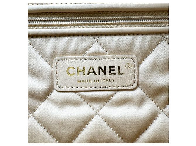 Chanel CHANEL Borsa a Spalla 22 Bianco - vista 13