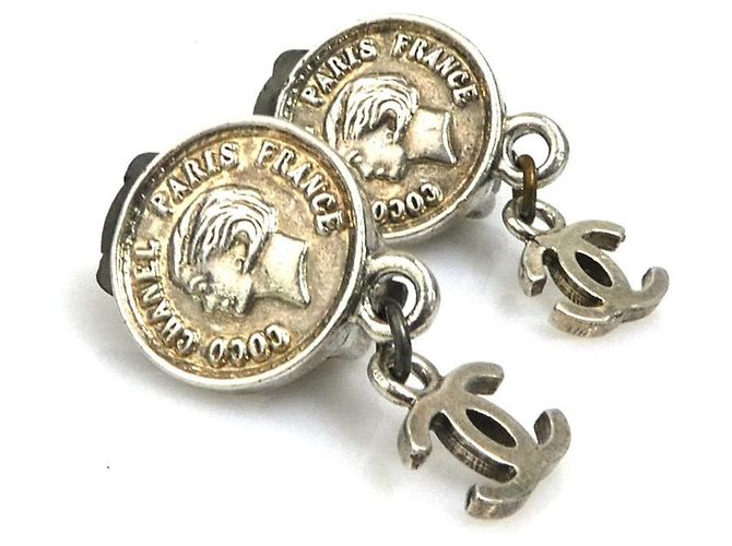 Orecchini a clip Medallion in argento Chanel - vista 2
