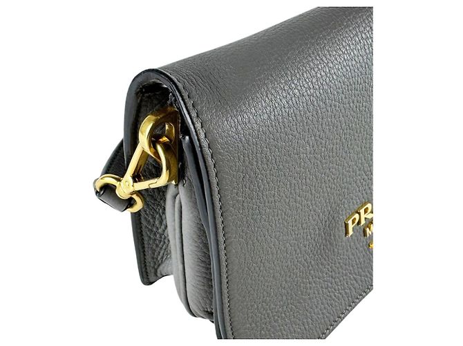 Borsa a tracolla in pelle grigia Prada Marrone - vista 7