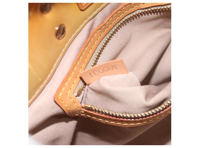 Louis Vuitton Reade Monogram Vernis PM Beige - vista 7