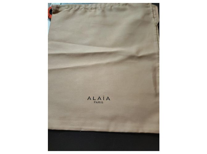 Botas Alaïa Plexi de ante negro - vista 2