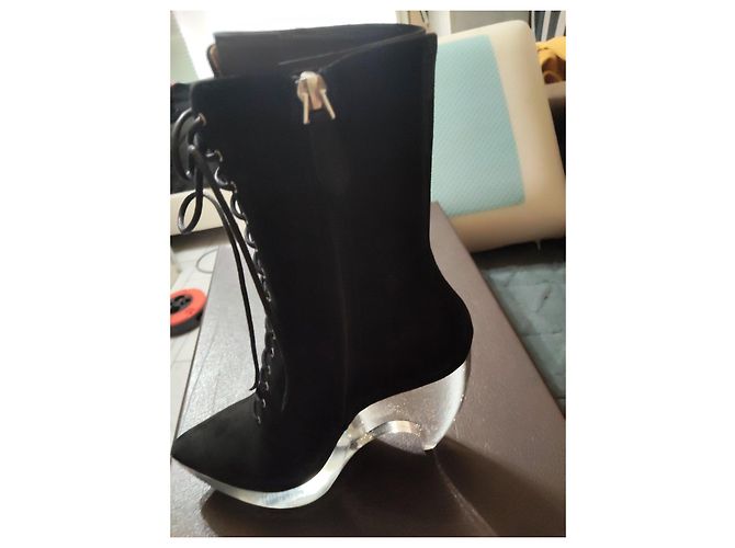 Botas Alaïa Plexi de ante negro - vista 6