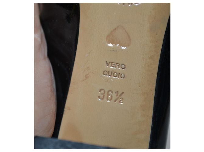 Moschino Décolleté in vernice nera con dettagli oro Nero - vista 5