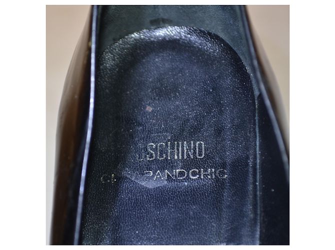 Moschino Décolleté in vernice nera con dettagli oro Nero - vista 6