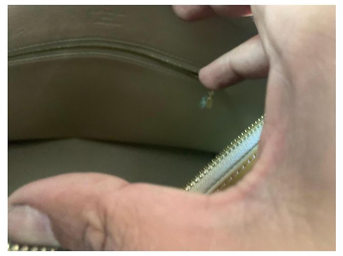 Louis Vuitton Monogram Vernis Reade Amarillo - vista 4