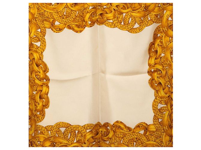 Timeless Lenço Chanel Coco Mark Chain Pattern Cru - vista 2