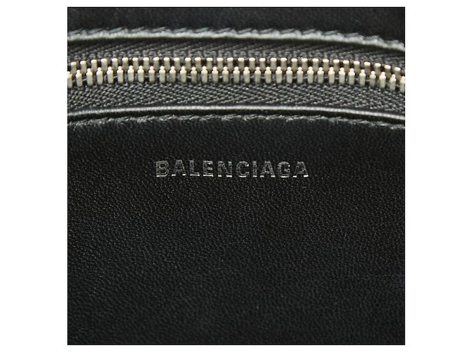 Borsa Duffle Balenciaga Triangle Argento - vista 9
