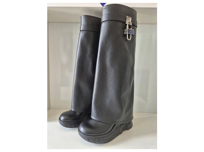 Givenchy Shark Lock Biker Stiefel aus schwarzem Leder - Ansicht 4