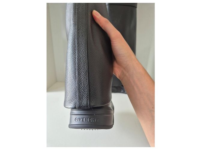 Givenchy Shark Lock Biker Stiefel aus schwarzem Leder - Ansicht 9