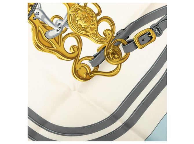 Hermès Hermes Carre 90 BRIDES de GALA Sciarpa cerimoniale Bianco Blu chiaro - vista 6