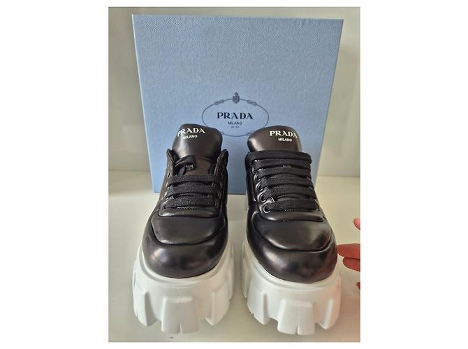 Prada Monolith Sneakers in pelle nera Nero - vista 2