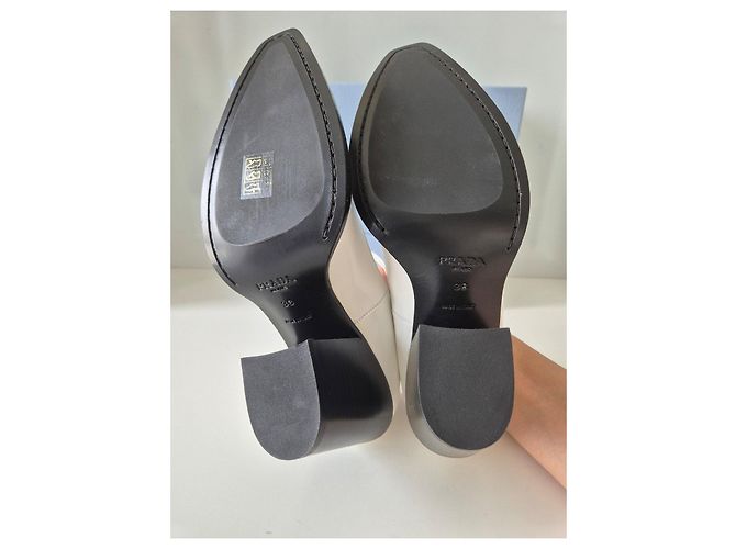 Prada Décolleté Mary Jane in pelle bianca Bianco - vista 9