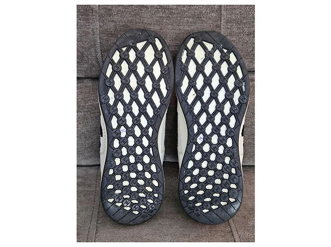 Sneakers Chanel CC Logo in pelle e mesh Nero Bianco - vista 20