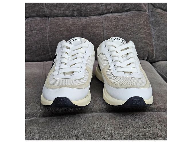 Sneakers Chanel CC Logo in pelle e mesh Nero Bianco - vista 4