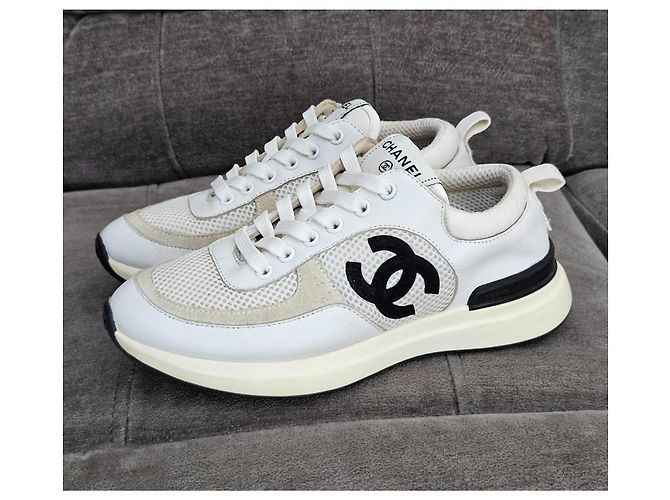 Sneakers Chanel CC Logo in pelle e mesh Nero Bianco - vista 5