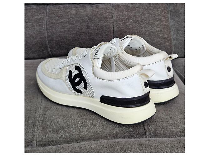 Sneakers Chanel CC Logo in pelle e mesh Nero Bianco - vista 6