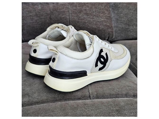 Sneakers Chanel CC Logo in pelle e mesh Nero Bianco - vista 7