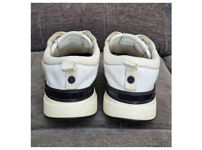 Sneakers Chanel CC Logo in pelle e mesh Nero Bianco - vista 9