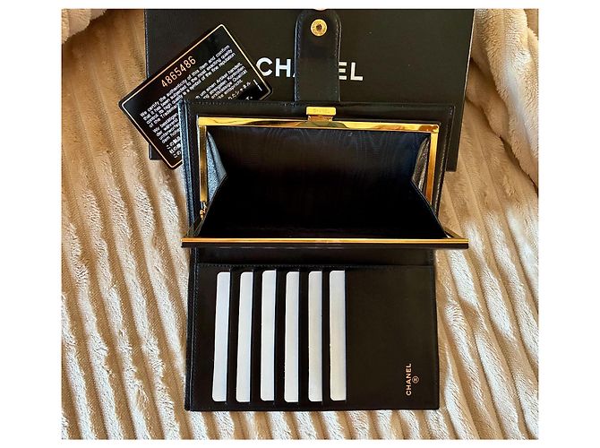 Cartera Chanel Classic Timeless de Cuero Negro - vista 2