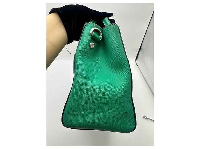 MCM Elda Bolsa de Mão em Couro Saffiano - Verde - vista 3