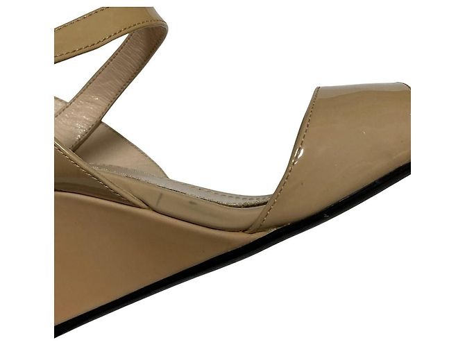 Sandali con zeppa in vernice Prada Beige - vista 11