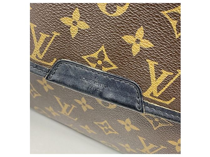 Borsa a tracolla Louis Vuitton Monogram Macassar District MM Marrone - vista 9