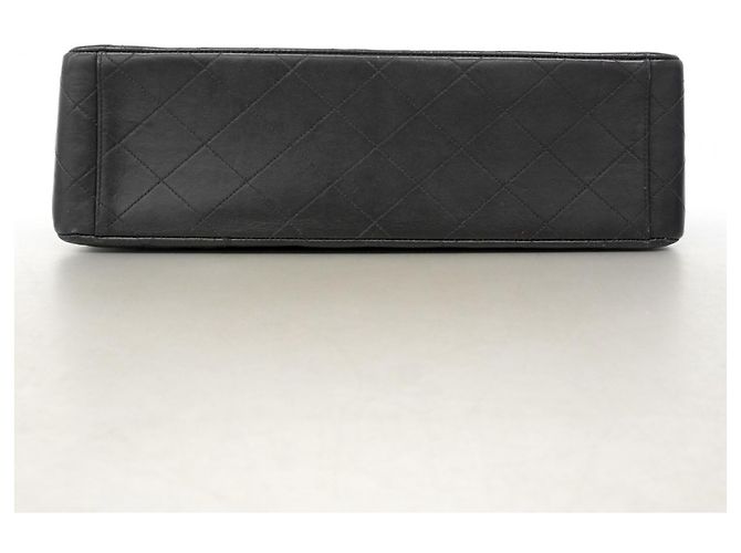 Timeless Chanel Schultertasche aus schwarzem Lammleder - Ansicht 3