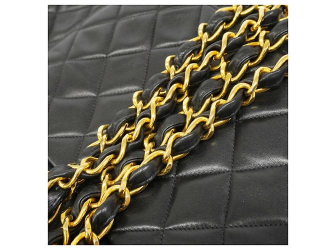 Timeless Chanel Schultertasche aus schwarzem Lammleder - Ansicht 8
