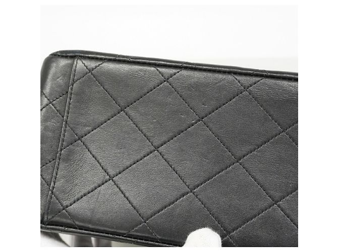 Timeless Chanel Schultertasche aus schwarzem Lammleder - Ansicht 9