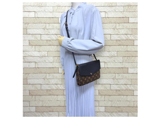 Borsa a tracolla Louis Vuitton Twice Monogram Marrone Nero - vista 2