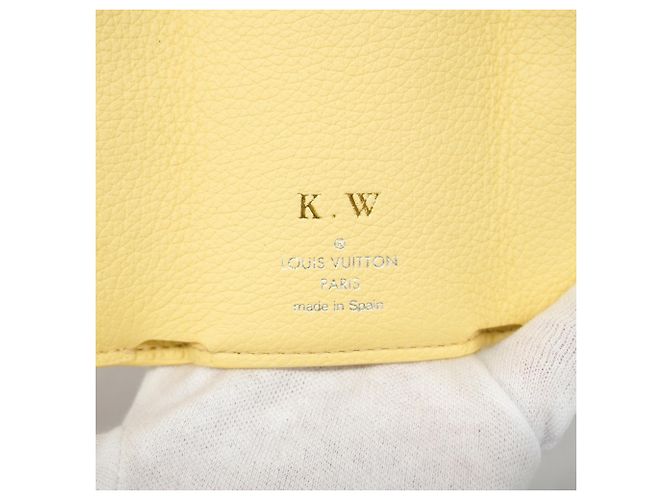 Cartera tríptico Louis Vuitton en amarillo - vista 4