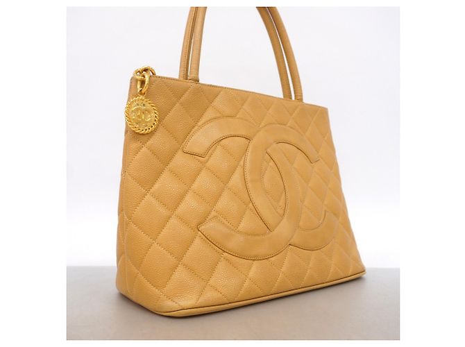 Borsa Tote Chanel in pelle di vitello granulata beige - vista 2