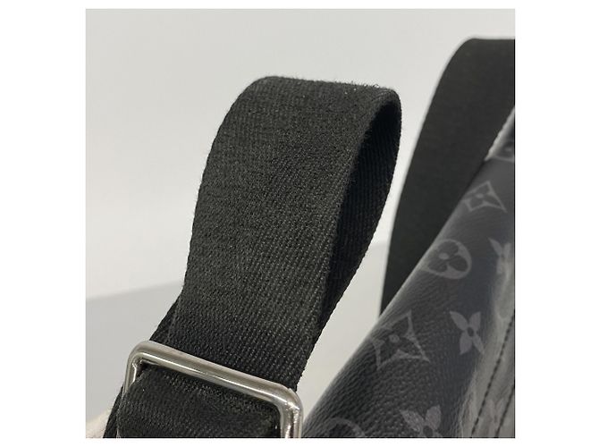 Borsa a tracolla Louis Vuitton Monogram Eclipse District PMNV2 Nero - vista 10