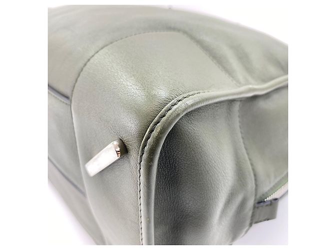 Loewe Amazona 44 Anagram Handbag in Green Leather - view 9