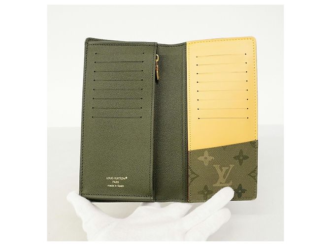Louis Vuitton Monogram Surplus Portefeuille Brazza Long Wallet Cachi - vista 4
