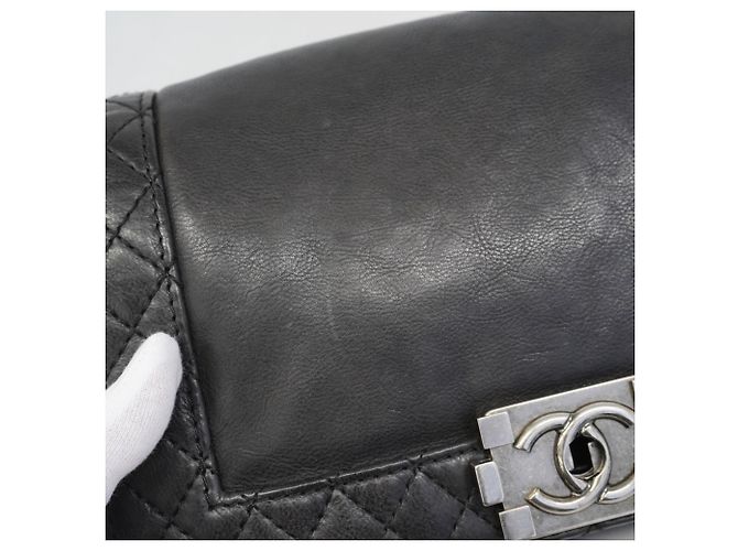 Sac à bandoulière Chanel Boy Chain Noir - vue 8