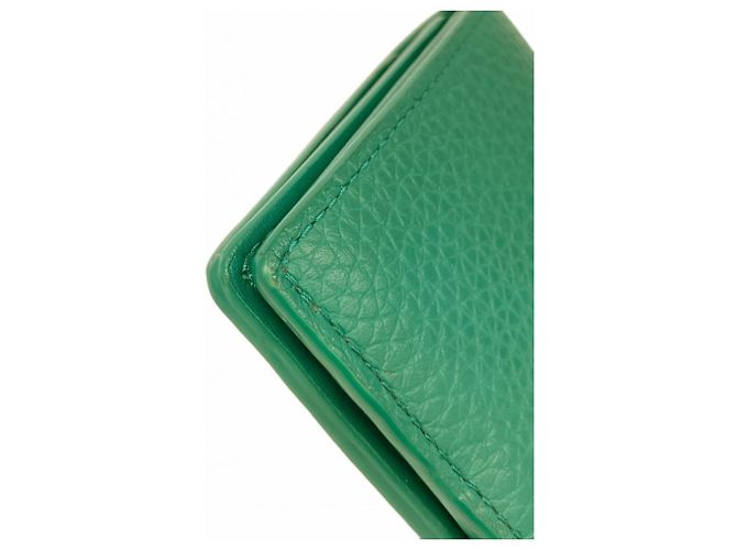 Louis Vuitton Bi-Fold Wallet aus Taurillon-Leder in Grün - Ansicht 7